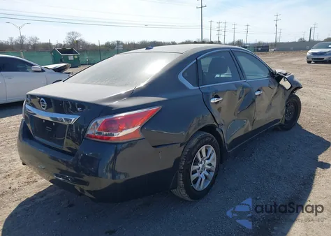 2015 Nissan Altima 2.5 S z USA, uszkodzony, nr VIN 1N4AL3AP1FN881608